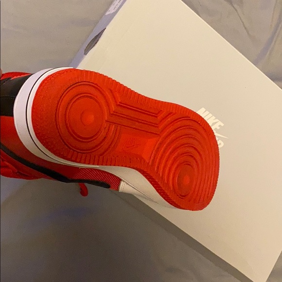 Air Force 1 High LV8 (GS) - Picture 4 of 4